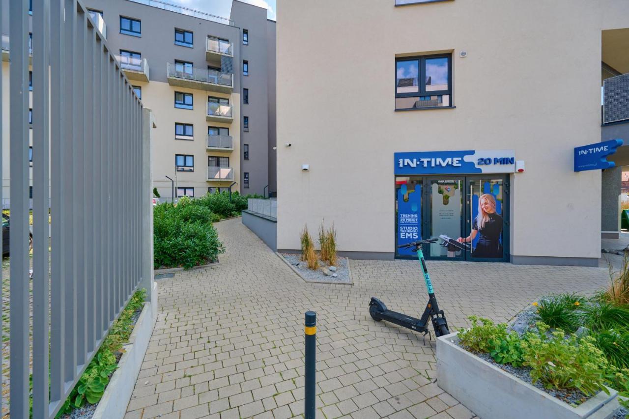 Spacious Apartment With Balcony Near The Slavic Hill Wroclaw By Renters Prestige Exterior foto