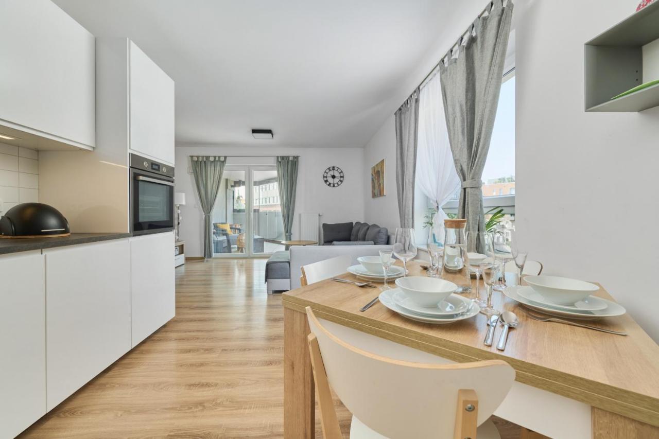 Spacious Apartment With Balcony Near The Slavic Hill Wroclaw By Renters Prestige Exterior foto