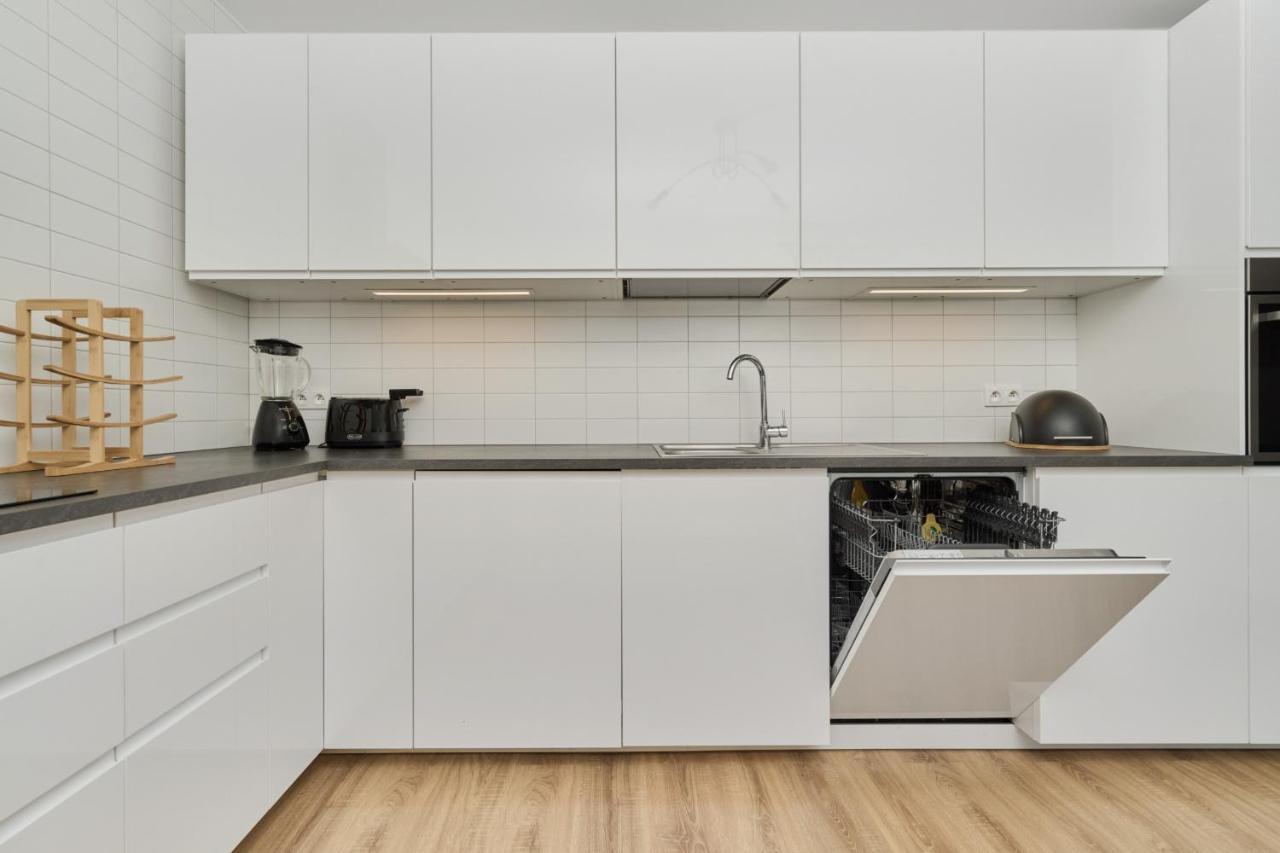 Spacious Apartment With Balcony Near The Slavic Hill Wroclaw By Renters Prestige Exterior foto