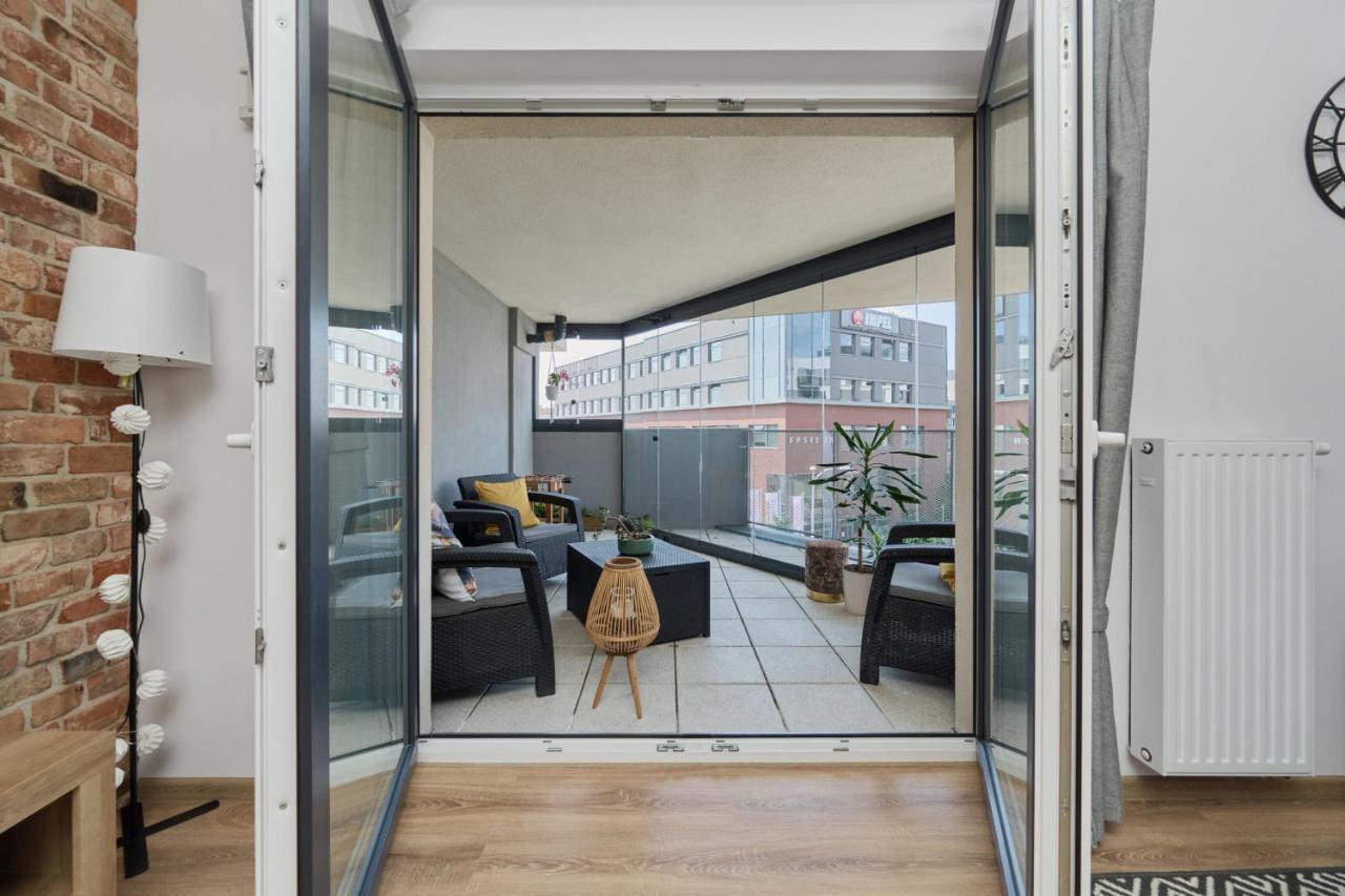 Spacious Apartment With Balcony Near The Slavic Hill Wroclaw By Renters Prestige Exterior foto