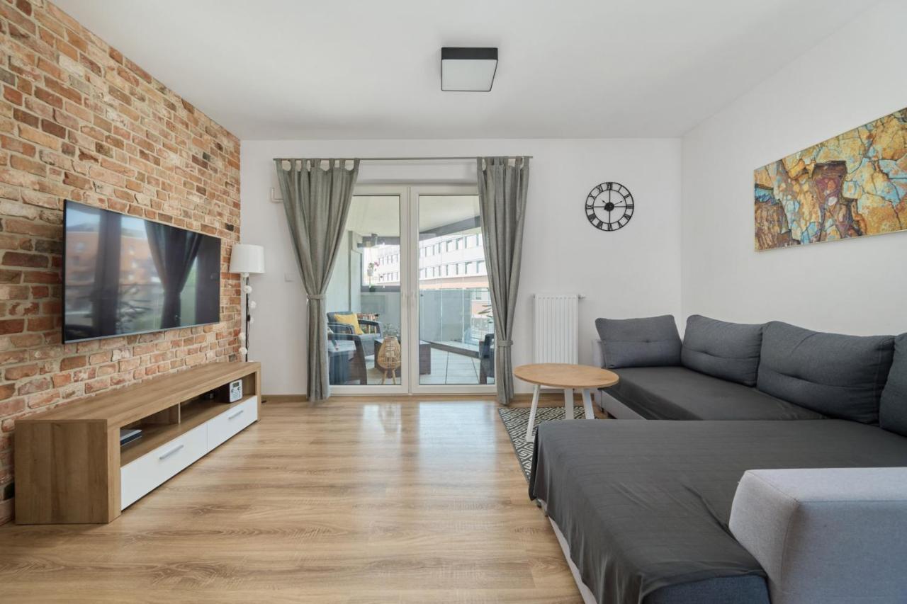 Spacious Apartment With Balcony Near The Slavic Hill Wroclaw By Renters Prestige Exterior foto