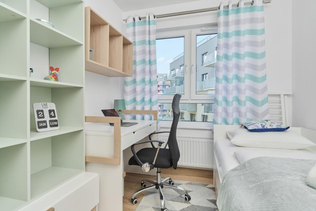 Spacious Apartment With Balcony Near The Slavic Hill Wroclaw By Renters Prestige Exterior foto